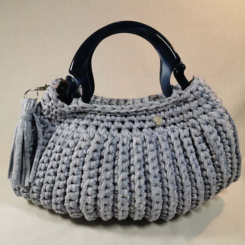 Sac-a-main-Hortensia-gris-technique-crochet1