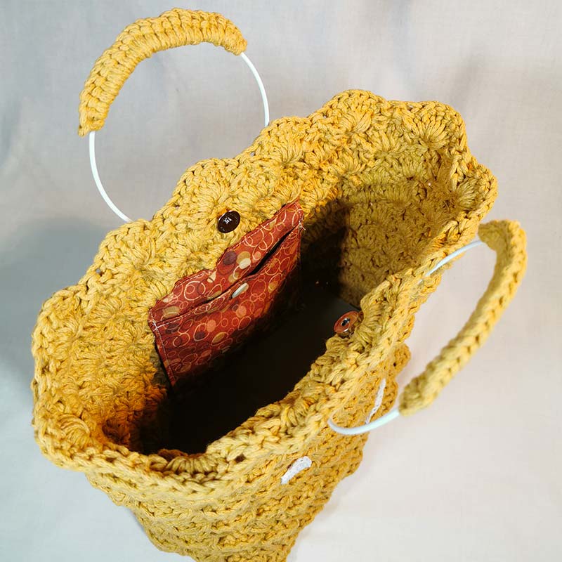 interieur-sac-a-main-Oeillet-jaune-crochet