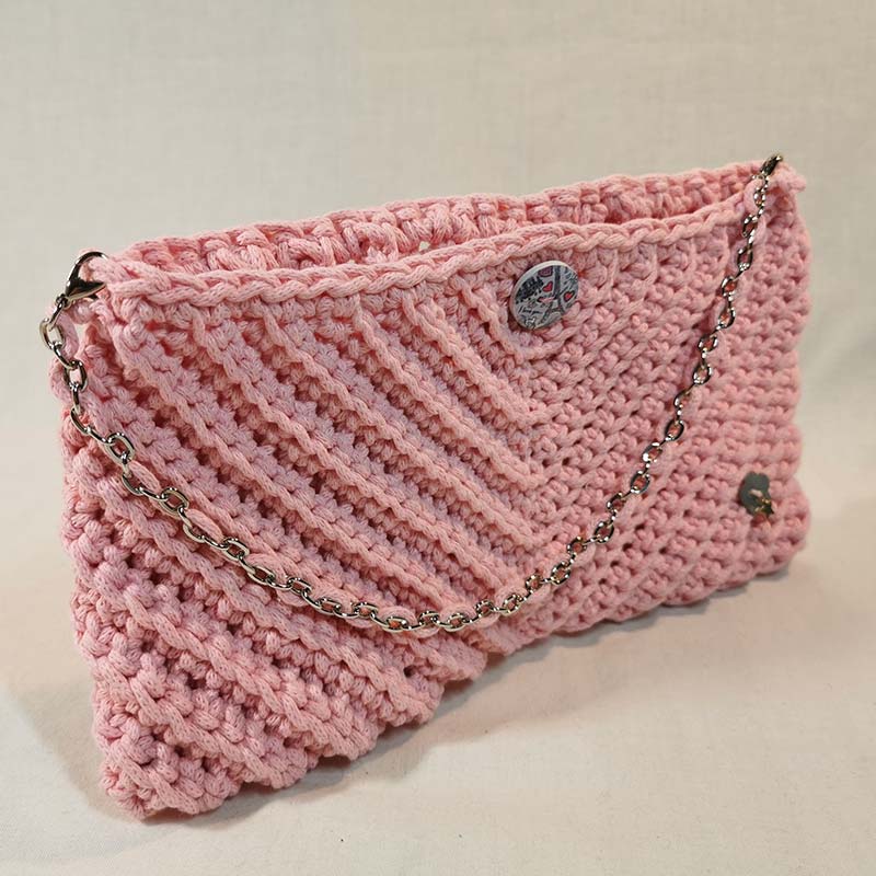 pochette-a-main-campanule-rose-bonbon-technique-crochet