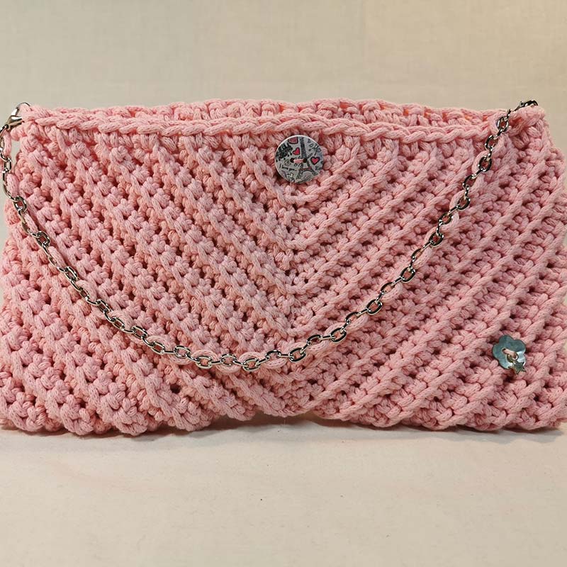 pochette-a-main-campanule-rose-bonbon-technique-crochet1