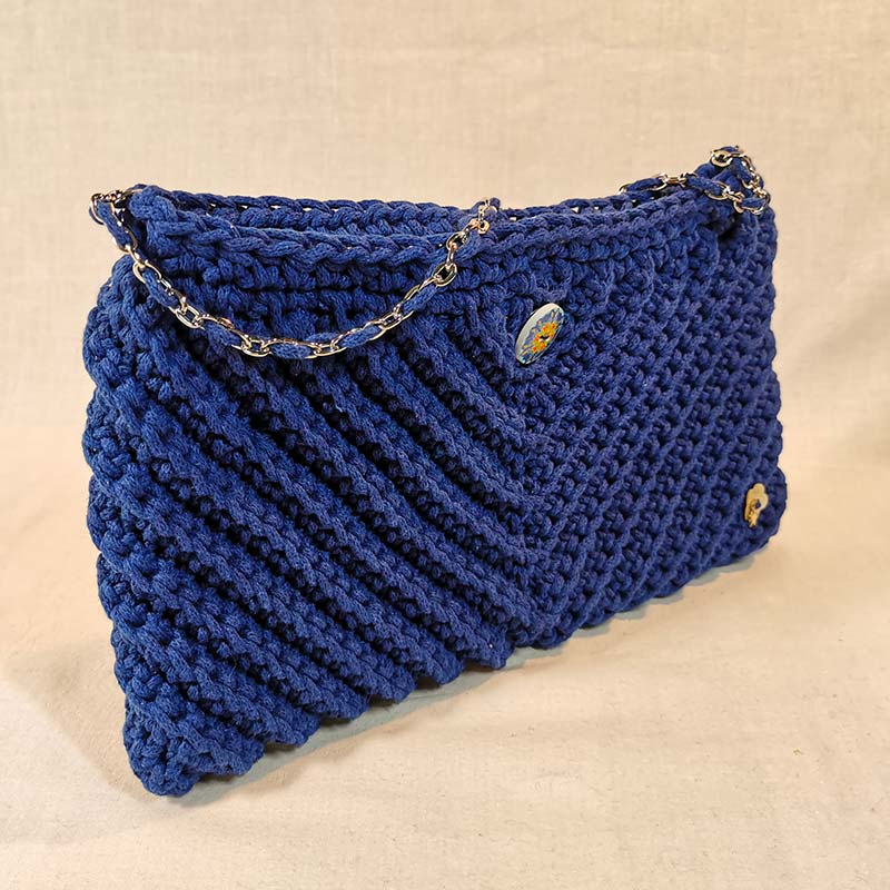 pochette-a-main-campanule-rose-technique-crochet