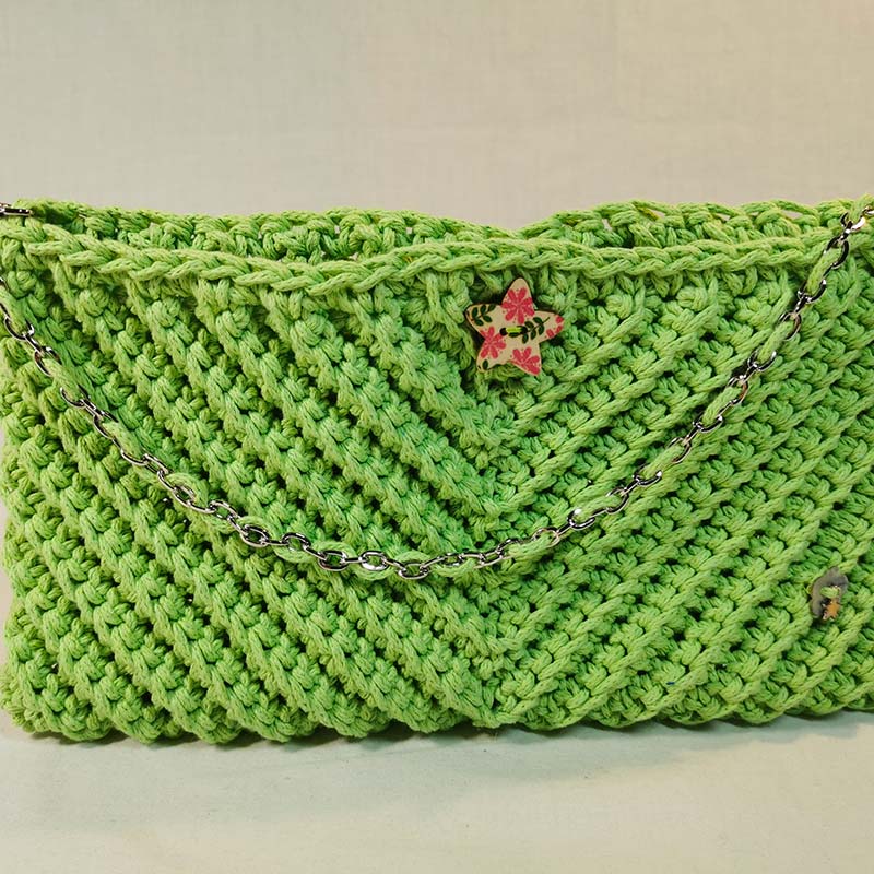 pochette-a-main-campanule-vert-technique-crochet1
