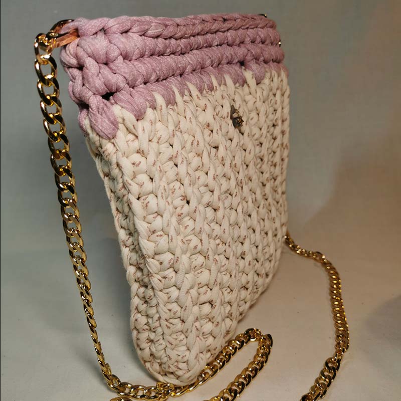 profil-sac-a-main-prevenche-blanc-chaine-dore-rose-crochet