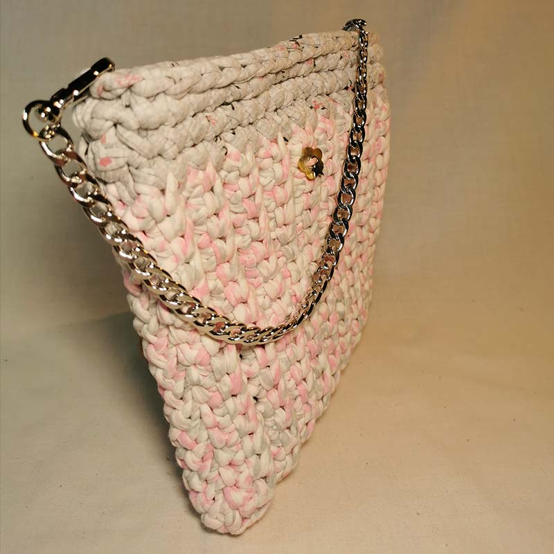 profil-sac-a-main-prevenche-rose-blanc-crochet