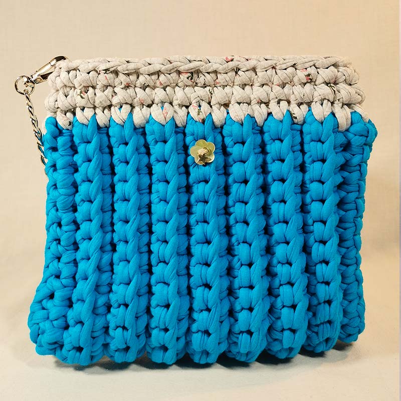 sac-a-main-prevenche-bleu-crochet